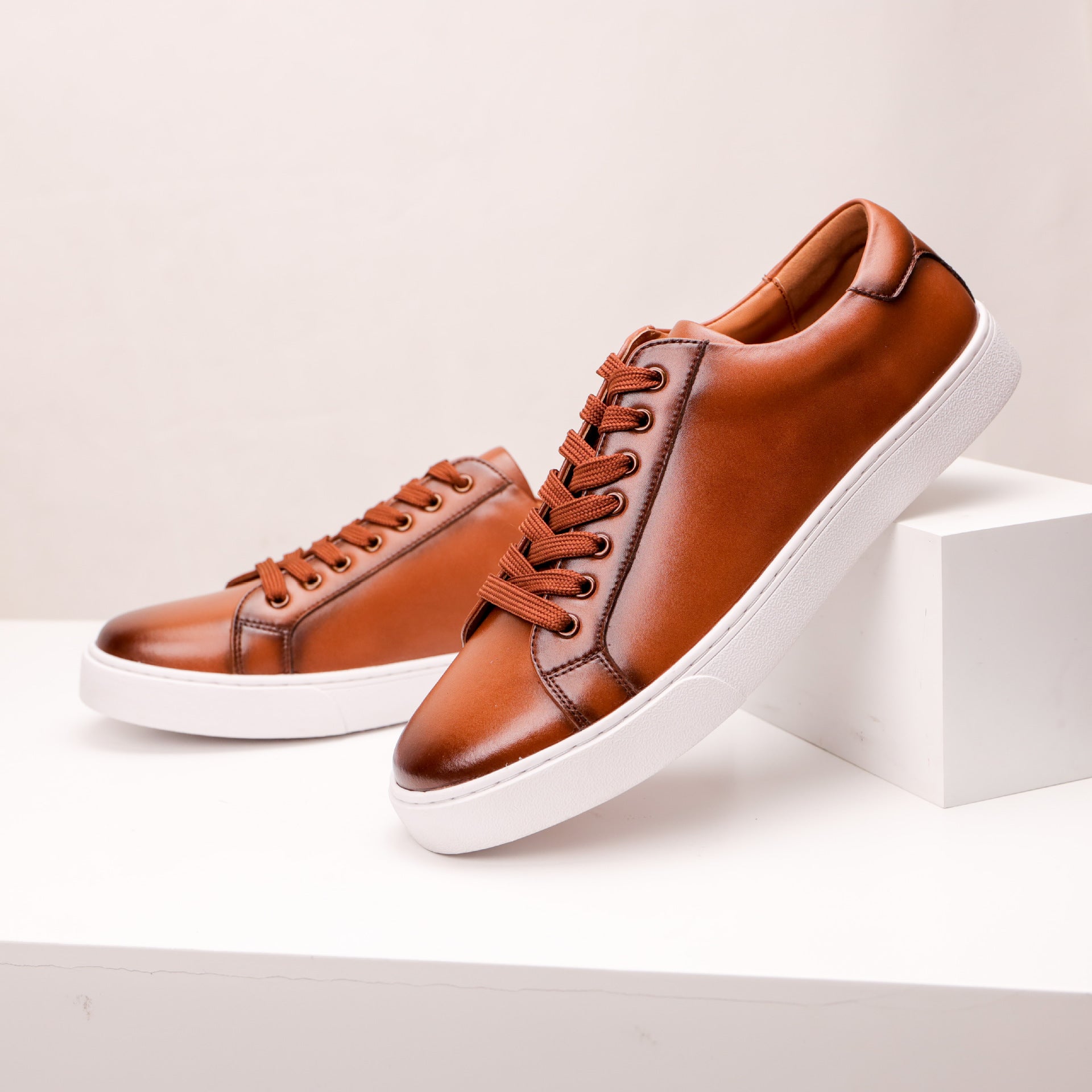 plus size Vintage Men's White Shoes All-match Sneakers Business Casual Leather Shoes Men's Leather Soft Sole Board Shoes Cross-border Men's Shoes