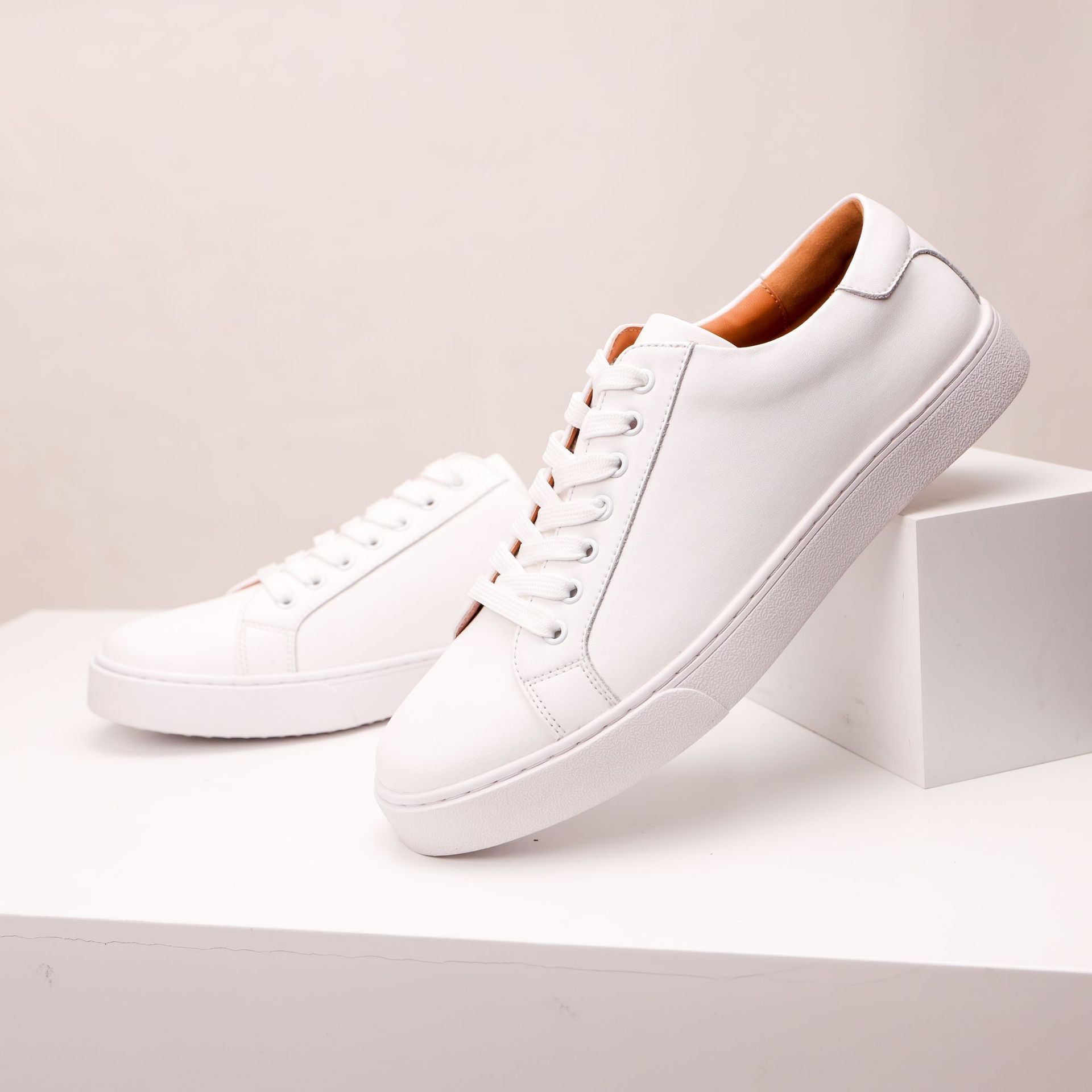 plus size Vintage Men's White Shoes All-match Sneakers Business Casual Leather Shoes Men's Leather Soft Sole Board Shoes Cross-border Men's Shoes