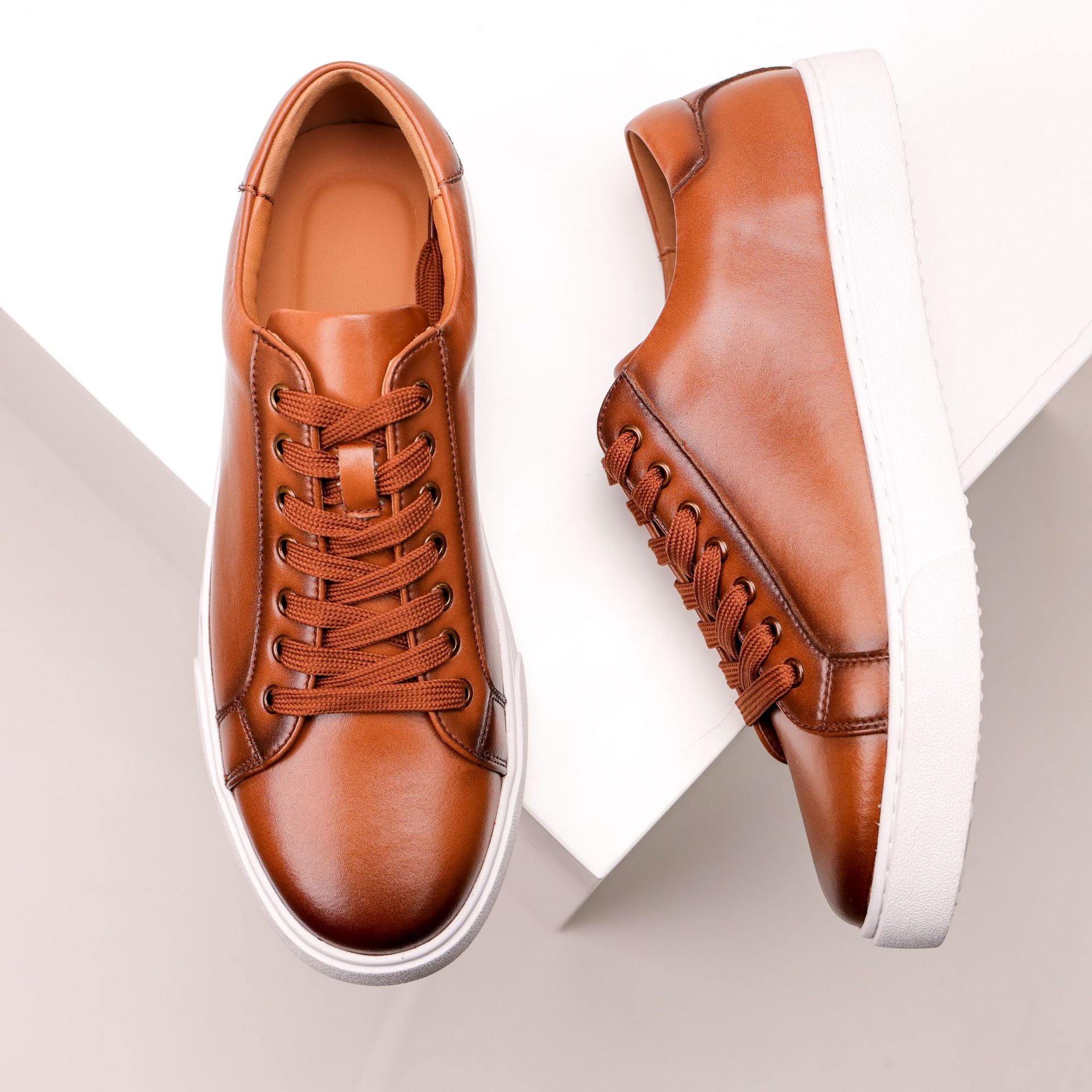 plus size Vintage Men's White Shoes All-match Sneakers Business Casual Leather Shoes Men's Leather Soft Sole Board Shoes Cross-border Men's Shoes