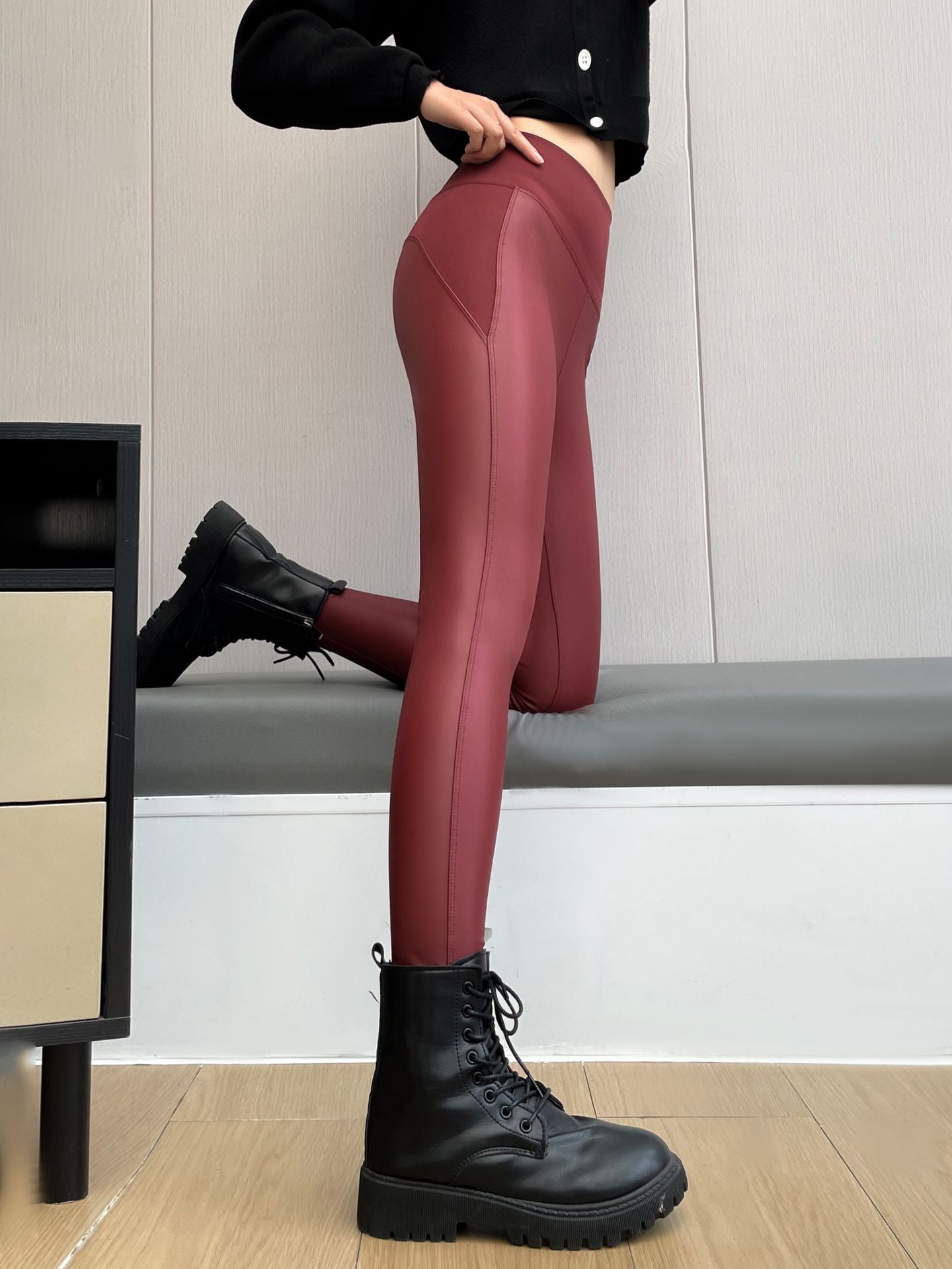 Brushed Leather Pants, Classic and Fashionable Leather Pants, Hip-Lifting and Tummy-Tucking, Nine-Point Pants for Outer Wear