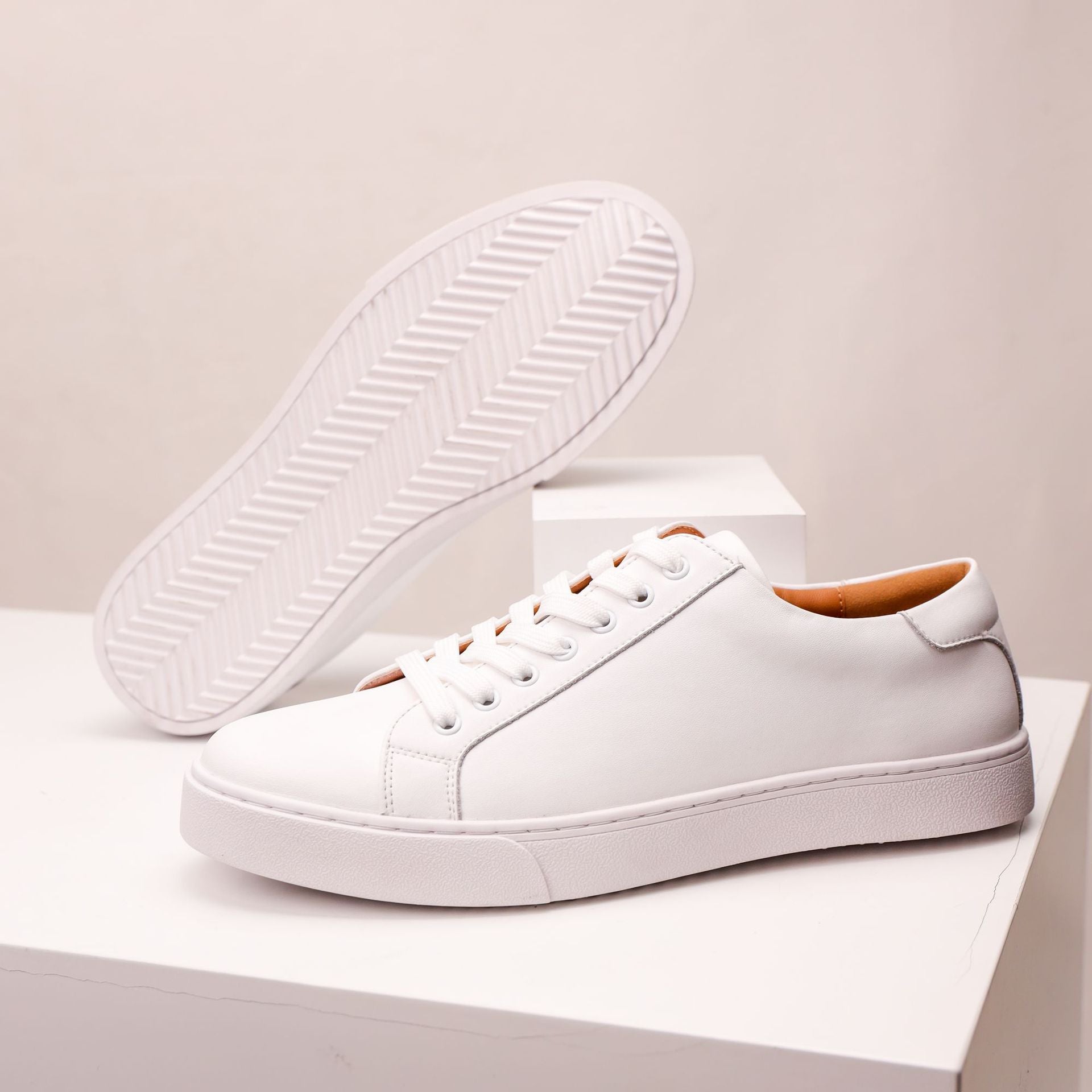 plus size Vintage Men's White Shoes All-match Sneakers Business Casual Leather Shoes Men's Leather Soft Sole Board Shoes Cross-border Men's Shoes