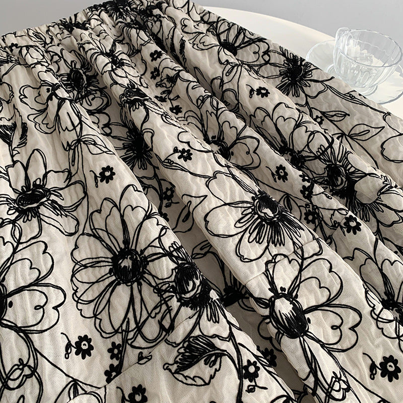 Ju Zhi 2026 Early Spring Velvet Skirt for Women, Heavy Craftsmanship, Niche Retro French High-Waisted Mid-Length A-Line Skirt 1572