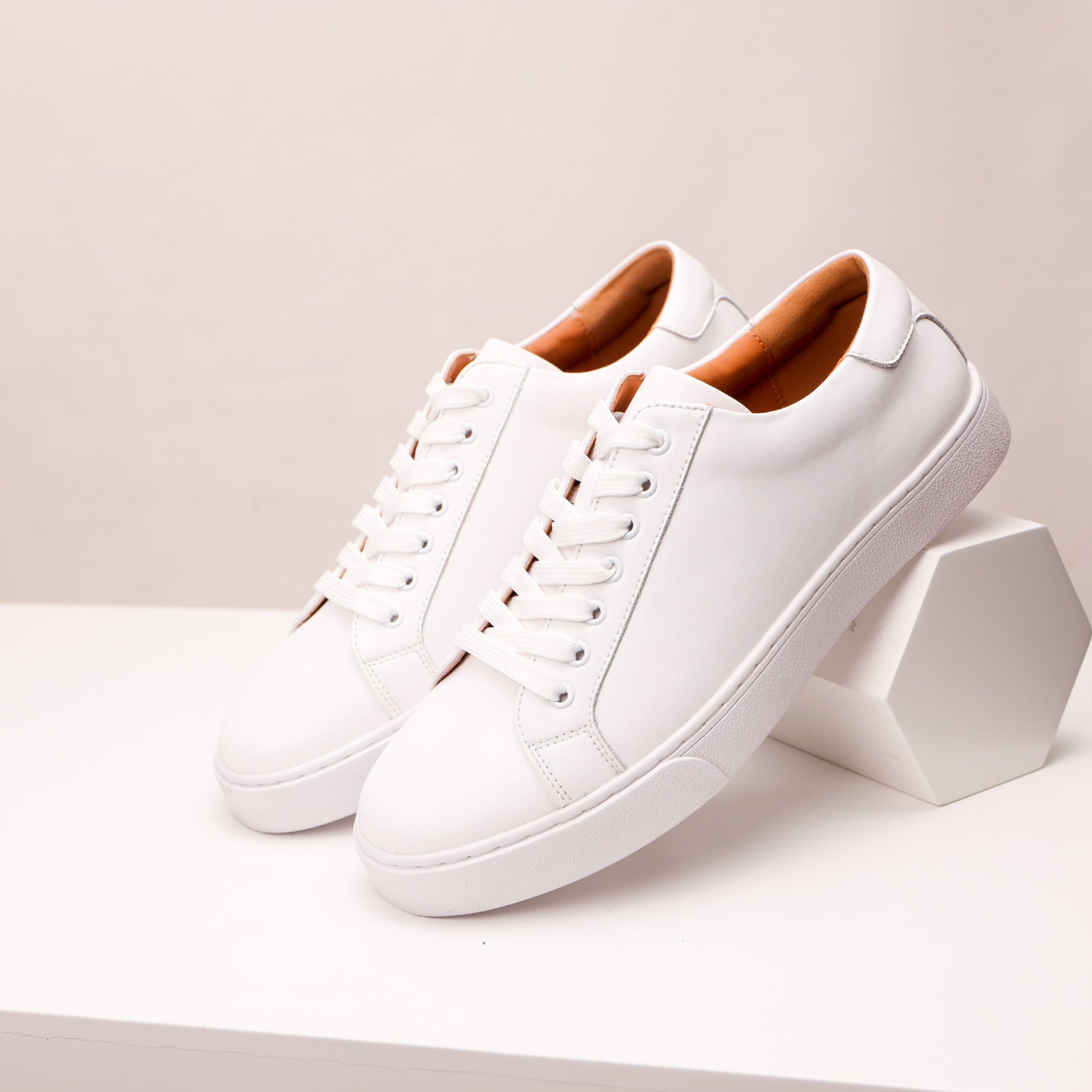 plus size Vintage Men's White Shoes All-match Sneakers Business Casual Leather Shoes Men's Leather Soft Sole Board Shoes Cross-border Men's Shoes