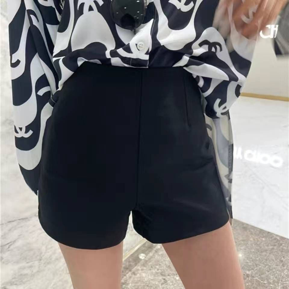 Four-Season Black Plus-Size Leggings for Women, Anti-Exposure Pants, Invisible Pants, Casual Shorts for Petite Women