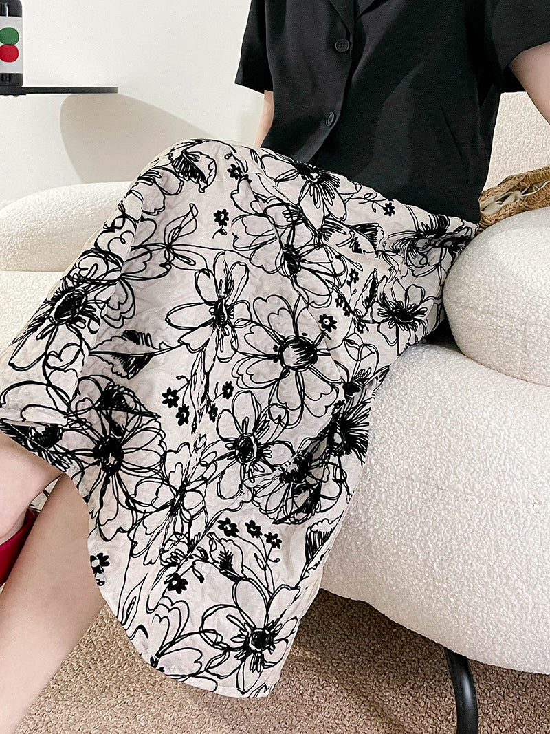 Ju Zhi 2026 Early Spring Velvet Skirt for Women, Heavy Craftsmanship, Niche Retro French High-Waisted Mid-Length A-Line Skirt 1572