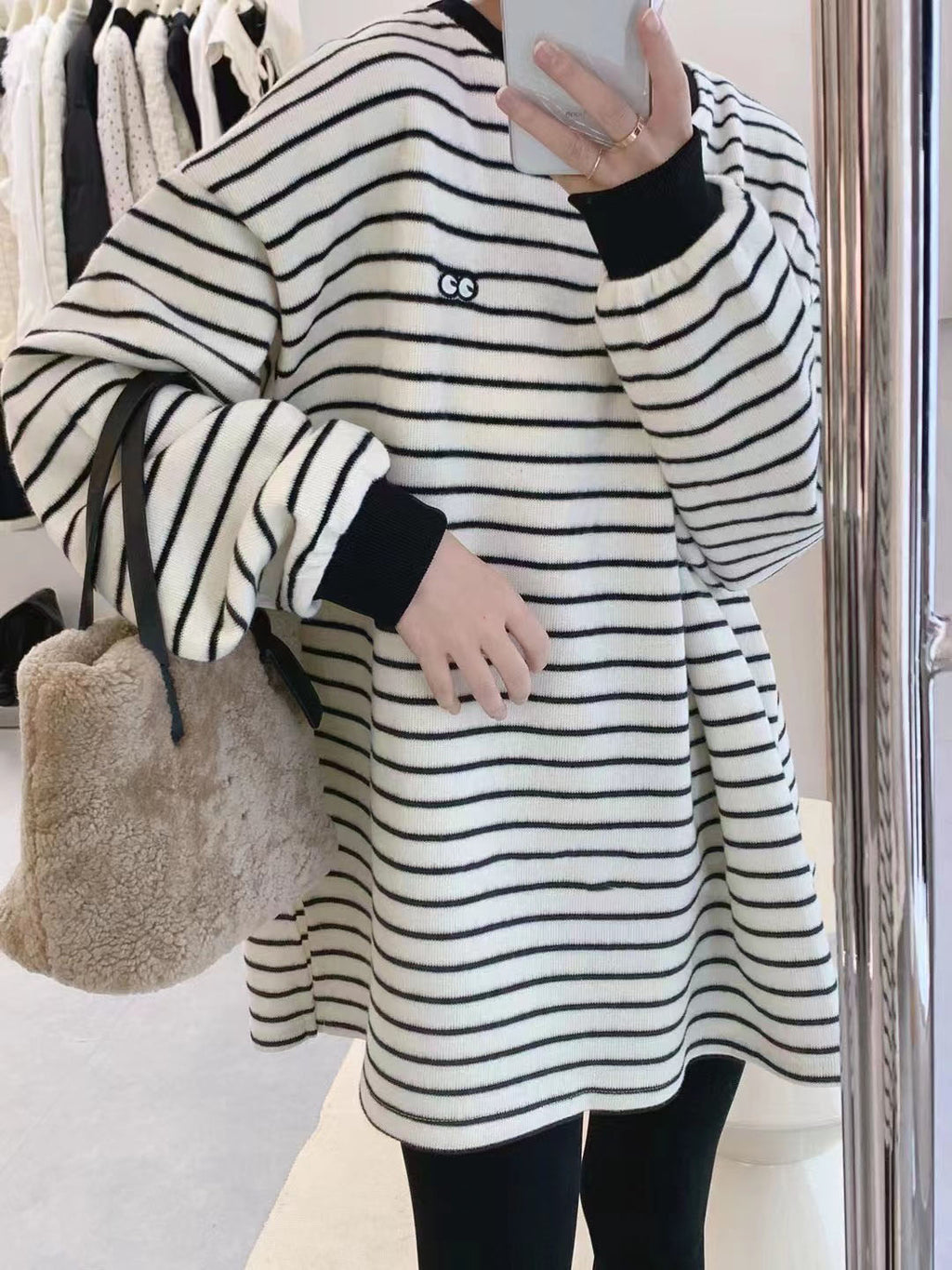 Maternity's Autumn and Winter Thickened Striped Loose Long-sleeved T-shirt Top 2024 Autumn and Winter New Split Hip Covering Base Shirt