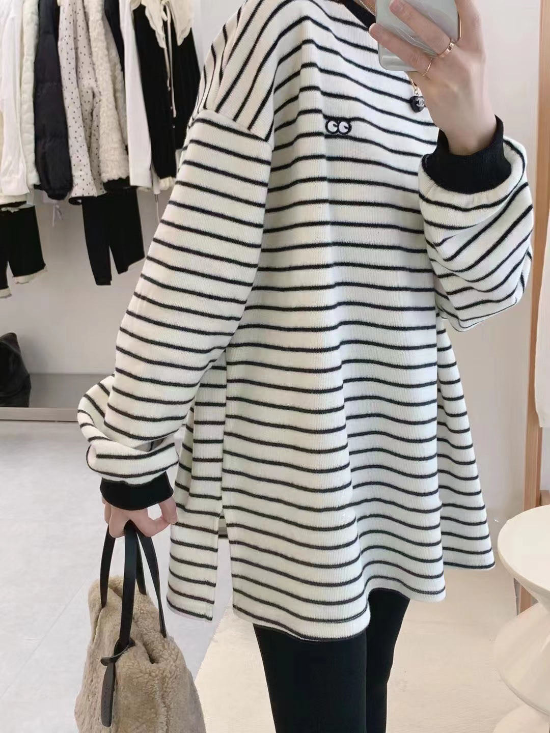 Maternity's Autumn and Winter Thickened Striped Loose Long-sleeved T-shirt Top 2024 Autumn and Winter New Split Hip Covering Base Shirt