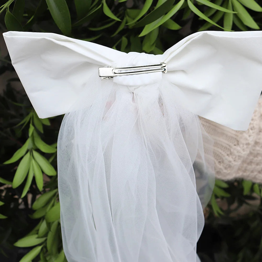 Double Layer Mesh Tulle Solid Color Women Short Wedding Veil with Clip Ribbon Edge Center Cascade Bride Headpiece Party