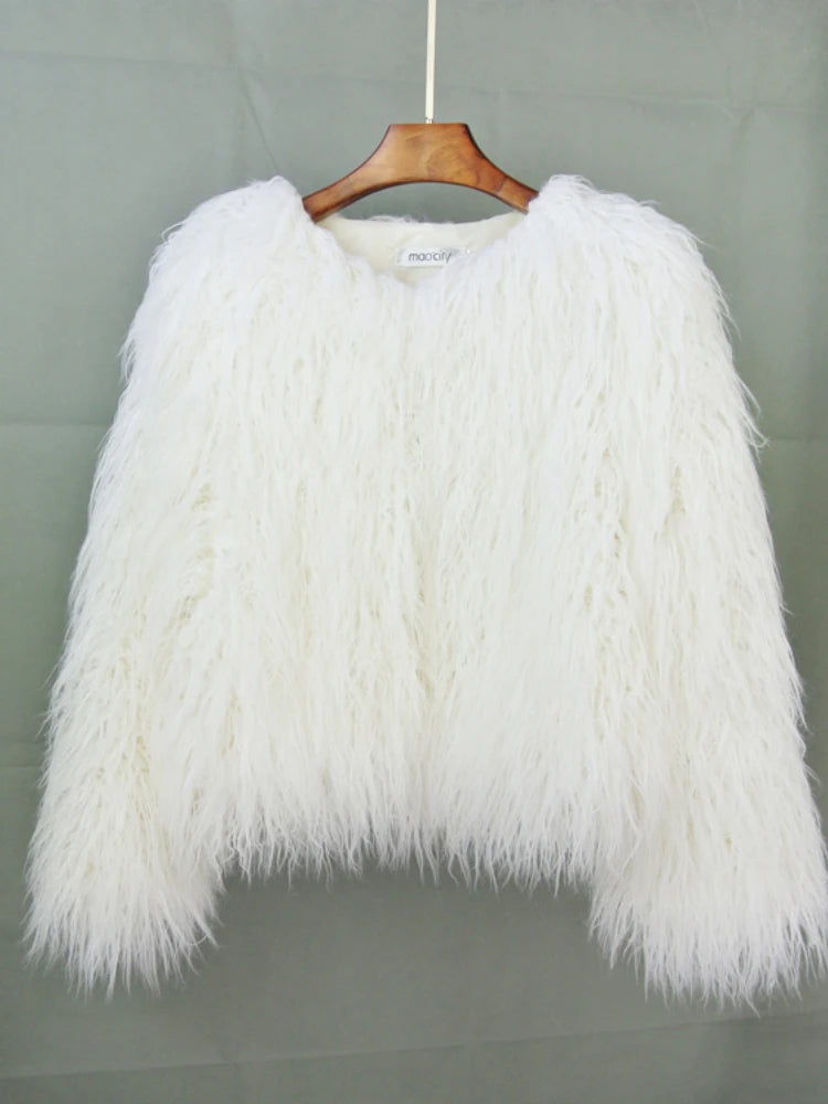 Faux Fur Plush Coat – Soft Shaggy Statement Jacket