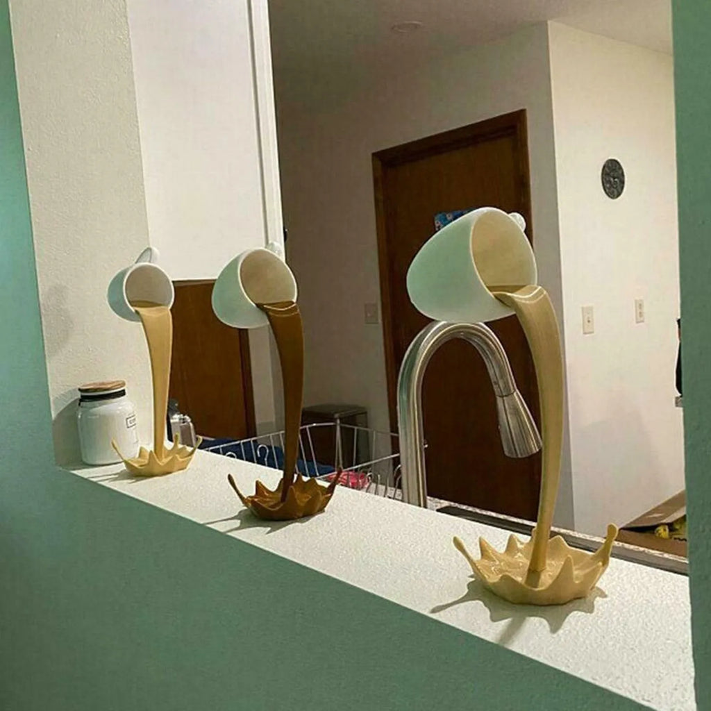 Kitchen Decoration Floating Spilling Coffee Cup Sculpture Spilling Magic Pouring Splash Creative Desktop Decor Home Decoration