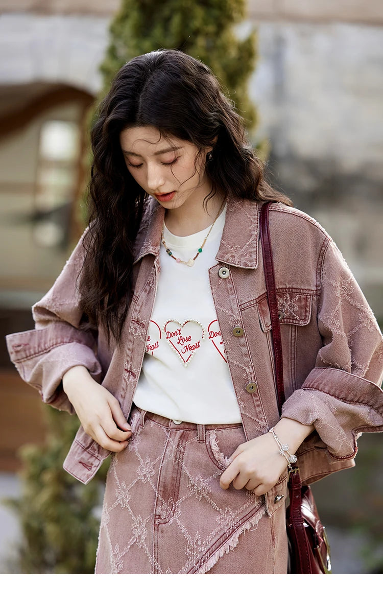 MISHOW Apricot Short Sleeved T-shirt Women 2025 Spring New Casual Versatile Heart Print Positive Shoulder Tops Outer MXE11T0491