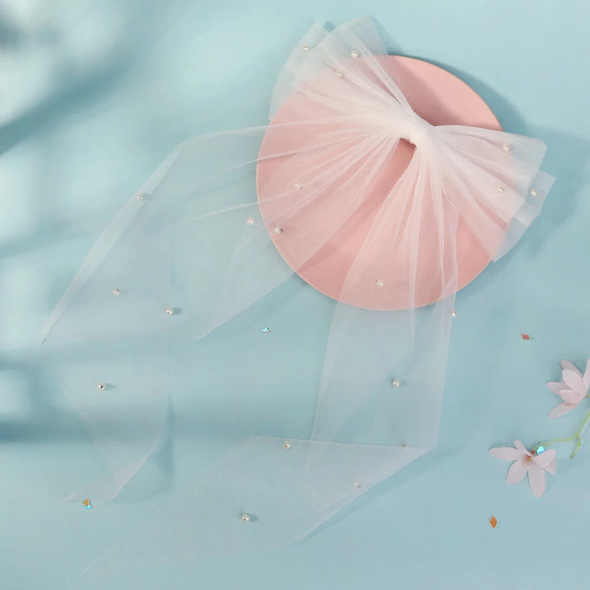 Double Layer Mesh Tulle Solid Color Women Short Wedding Veil with Clip Ribbon Edge Center Cascade Bride Headpiece Party