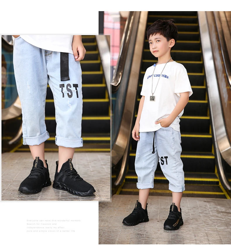 Kids Casual Low Top Lace Up Sneakers Boys Girls Breathable Lightweight Anti Slip Outdoor Walking Children Sports Running Tennis