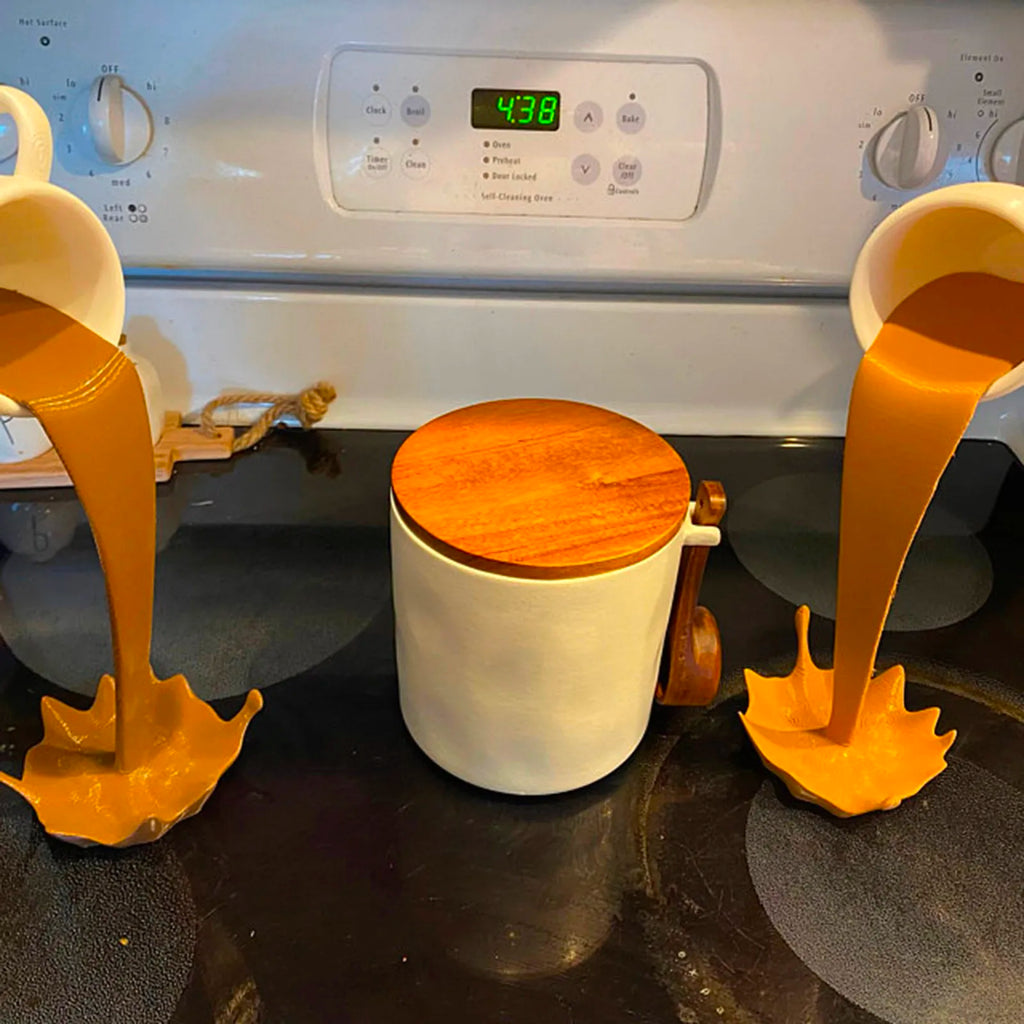 Kitchen Decoration Floating Spilling Coffee Cup Sculpture Spilling Magic Pouring Splash Creative Desktop Decor Home Decoration