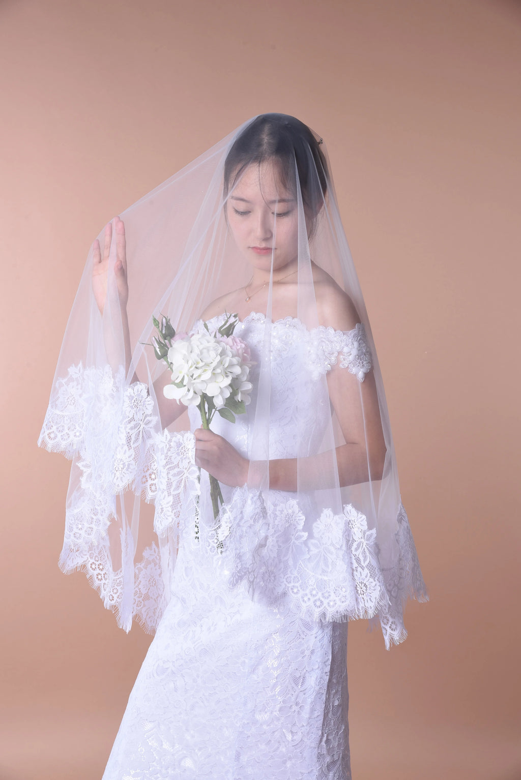 2/4M Wedding Bridal Veils White Beige Floral Lace Edge Veil One-Layer Fingertip Length Blusher Veils Bride Dress Decor No Comb