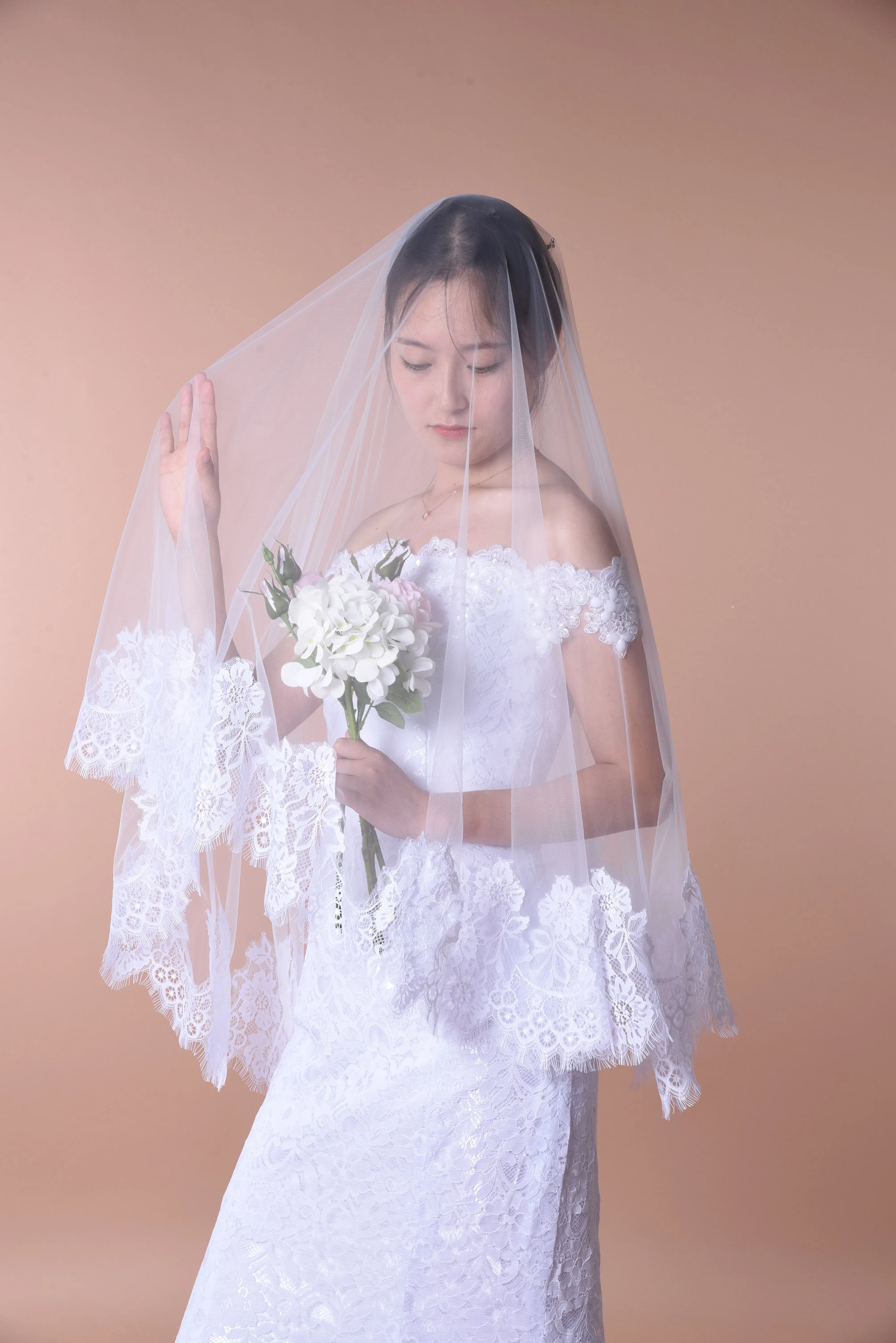 2/4M Wedding Bridal Veils White Beige Floral Lace Edge Veil One-Layer Fingertip Length Blusher Veils Bride Dress Decor No Comb