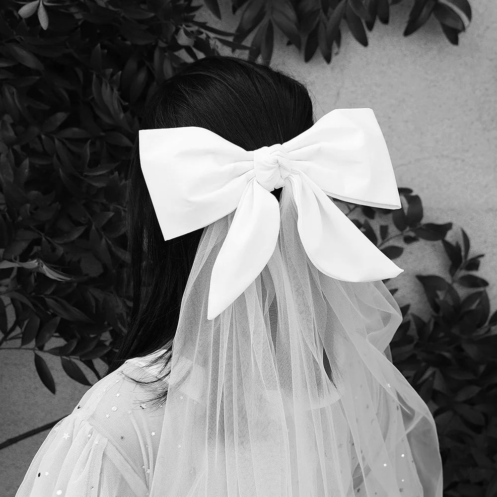 Double Layer Mesh Tulle Solid Color Women Short Wedding Veil with Clip Ribbon Edge Center Cascade Bride Headpiece Party
