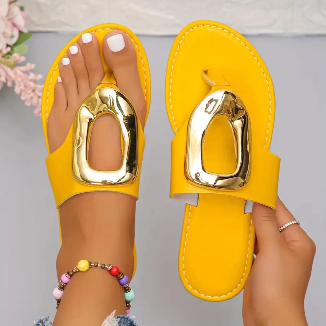 Women Fashion Slippers Slip on Anti-slip Flip Flops Summer Beach Slippers Luxury Flat Sandals Casual Designer Shoes Slides Women