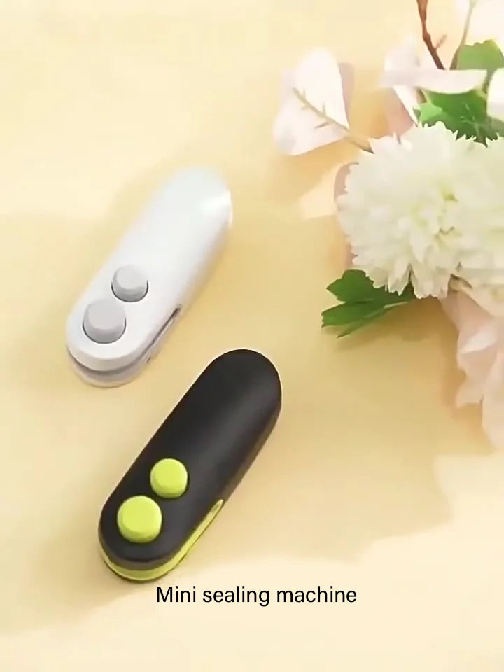 Mini Sealing Machine USB Rechargable Heat Sealer Storage Bag Plastic Package Food Sealer Clip Bag Handheld Food Heat Sealer