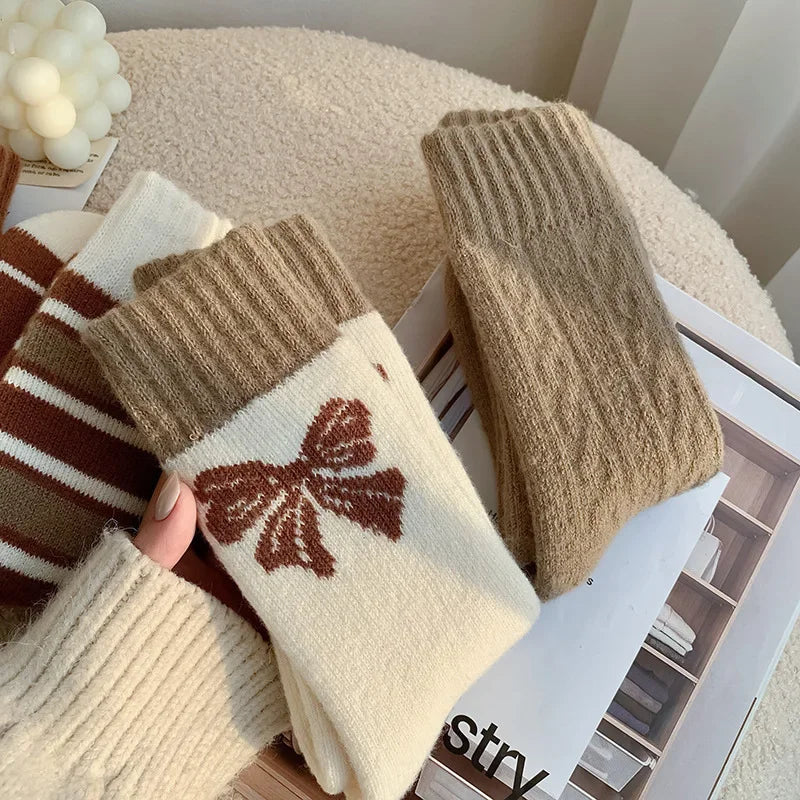 4 Pairs of Cashmere Socks for Women Autumn and Winter Plus Velvet Thickened Mid-tube Socks Warm Long Socks