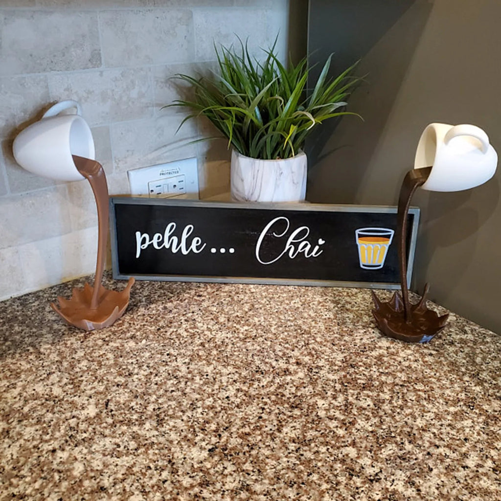 Kitchen Decoration Floating Spilling Coffee Cup Sculpture Spilling Magic Pouring Splash Creative Desktop Decor Home Decoration