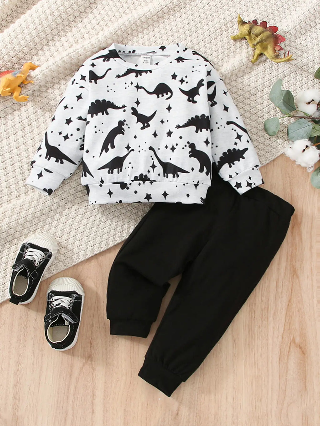 Spring And Autumn Boys' Sports Comfortable And Soft Two-Piece Set With Dinosaur Print Long-Sleeved Shirt And Black Long Pants