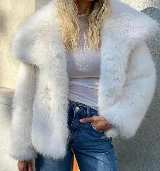 European and American Autumn and Winter New Faux Fur Coat Plus-size Women's Top Anti-fox Fur Lapel, Short Faux Fur Style Outcoat