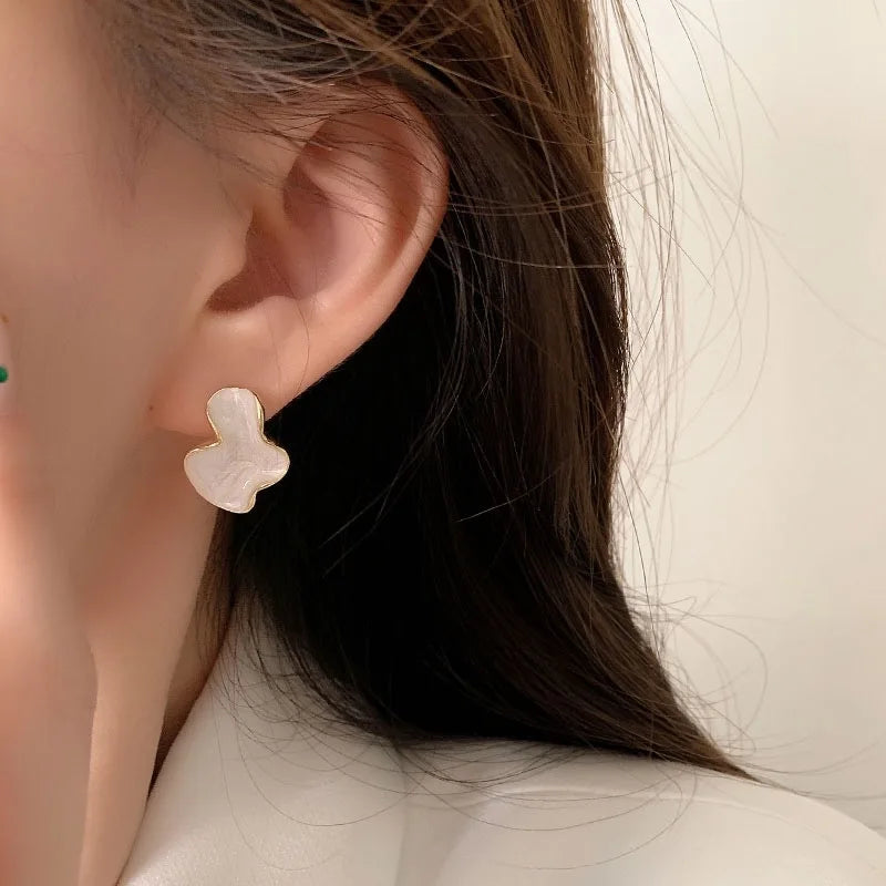 Abstract Alien White Color Cloud Irregular Stud Earring for Women Temperament Ear Jewelry Simple Christmas Valentine's Day Gift