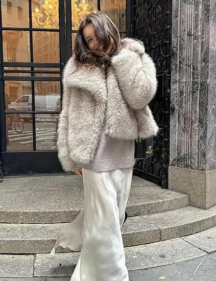 European and American Autumn and Winter New Faux Fur Coat Plus-size Women's Top Anti-fox Fur Lapel, Short Faux Fur Style Outcoat