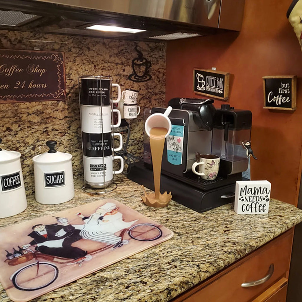 Kitchen Decoration Floating Spilling Coffee Cup Sculpture Spilling Magic Pouring Splash Creative Desktop Decor Home Decoration