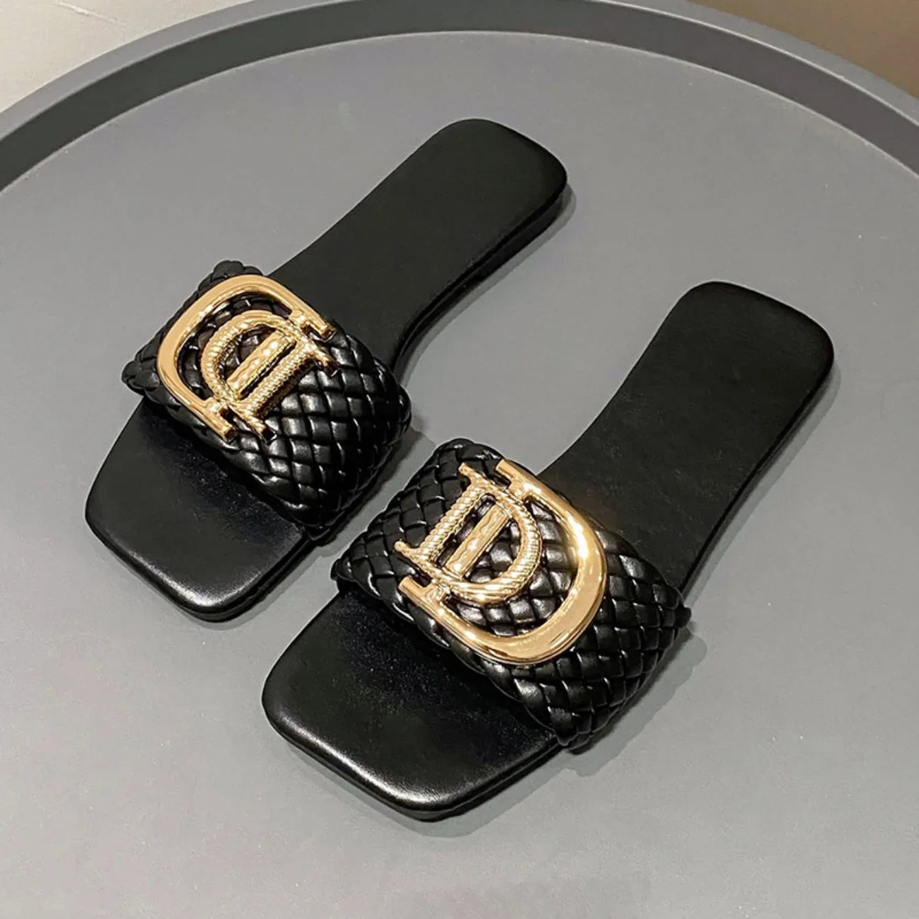 Women Slippers Party Sexy Elegant Slippers Women Luxury Decor Weave Designer Flat Sandals Fashion Open-toe Vacation Slides Women