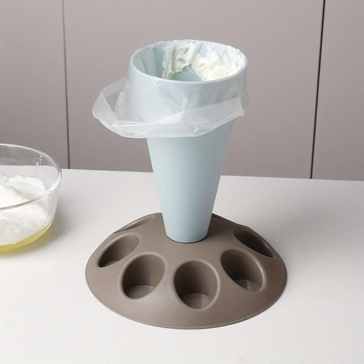 Pastry Bag Stand Accessories Baking Tool Display Trays Cookie Decorating Cupcake Nozzle Cake Decorating Tool Frosting Bag Holder