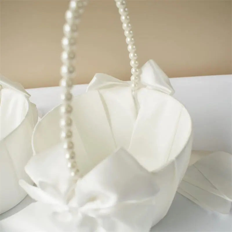 1-2pcs Pearl Handle Flower Basket Satin White Western Rustic Bowknot Wedding Basket Foldable Flower Basket For Floral Petals