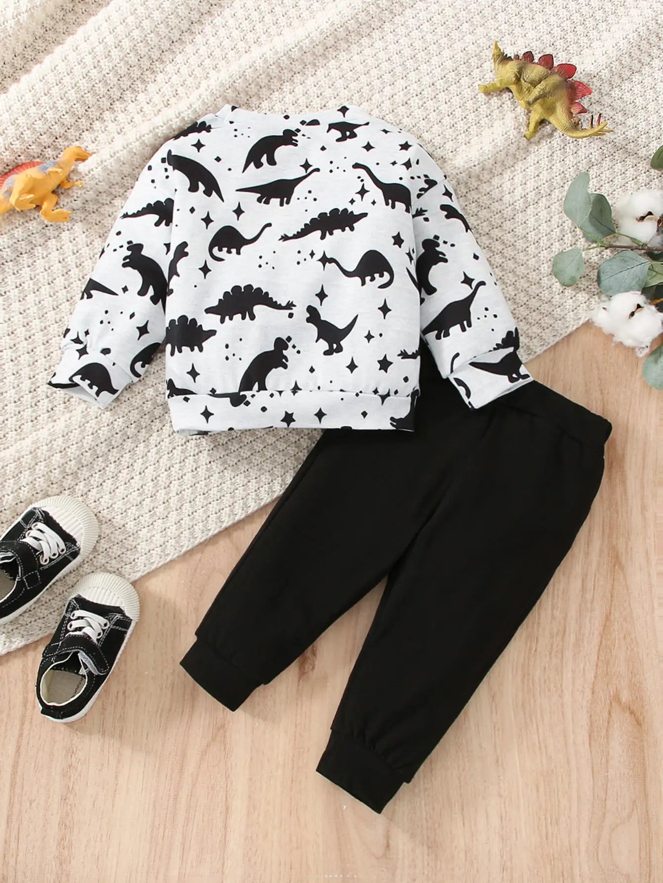 Spring And Autumn Boys' Sports Comfortable And Soft Two-Piece Set With Dinosaur Print Long-Sleeved Shirt And Black Long Pants