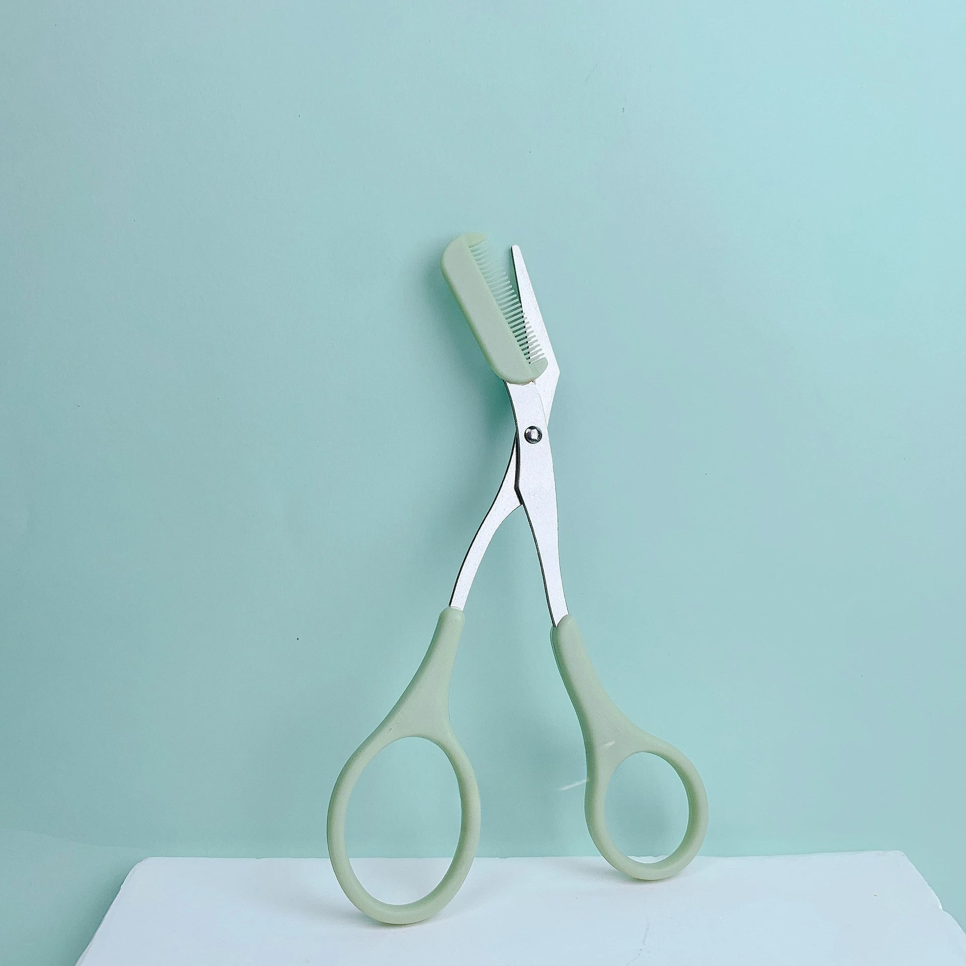 Eyebrow Razor Scissor  Stainless Steel Safe Anti-scratch Trimmer for Beginners Crescent Sharp Beauty Tool Multi-color