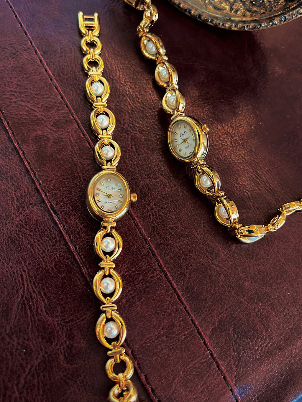 1pc French Fashionable Elegant Ladies' Pearl Strap 30m Waterproof Oval Quartz Wristwatch For Daily Wear Holiday watch for women
