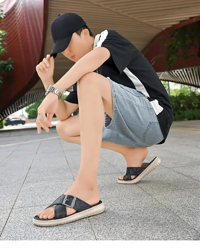 Summer Men's Sandals Fashionable Casual Beach Holiday Slippers Men's Lightweight Shoes New Outdoor Comfortable Casual Sandals