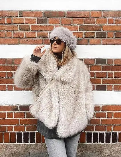 European and American Autumn and Winter New Faux Fur Coat Plus-size Women's Top Anti-fox Fur Lapel, Short Faux Fur Style Outcoat