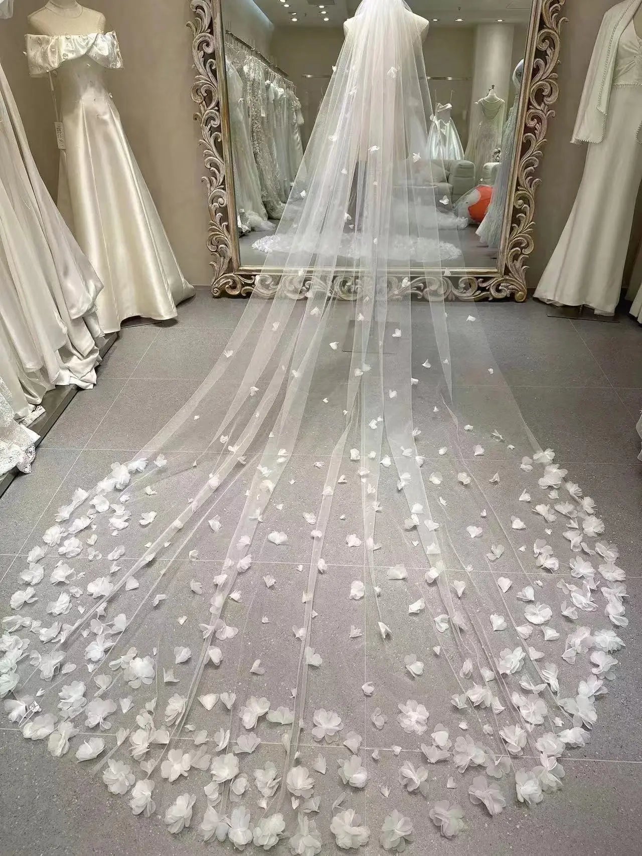 Ivory Bridal Veil Long Cathedral Wedding Veil 3D Flowers Floral Lace Petals Veil for Bride with Comb Velos De Novia
