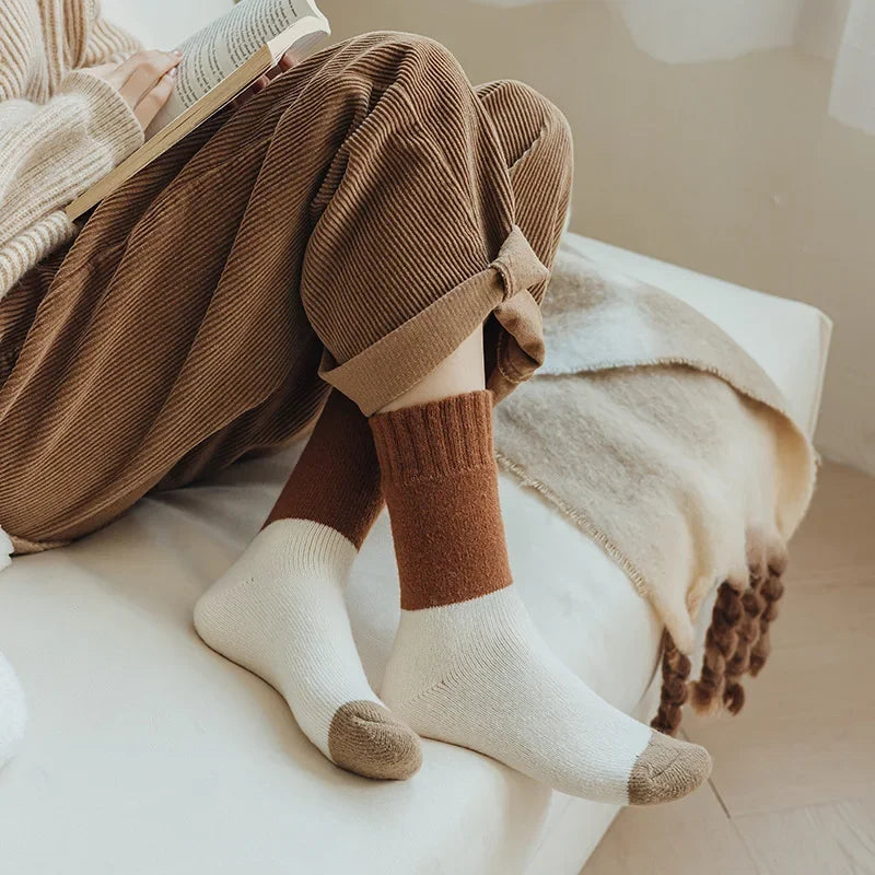 4 Pairs of Cashmere Socks for Women Autumn and Winter Plus Velvet Thickened Mid-tube Socks Warm Long Socks