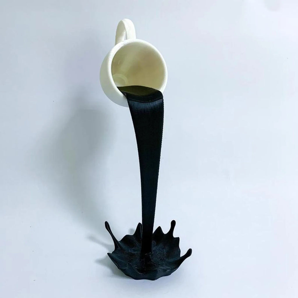 Kitchen Decoration Floating Spilling Coffee Cup Sculpture Spilling Magic Pouring Splash Creative Desktop Decor Home Decoration