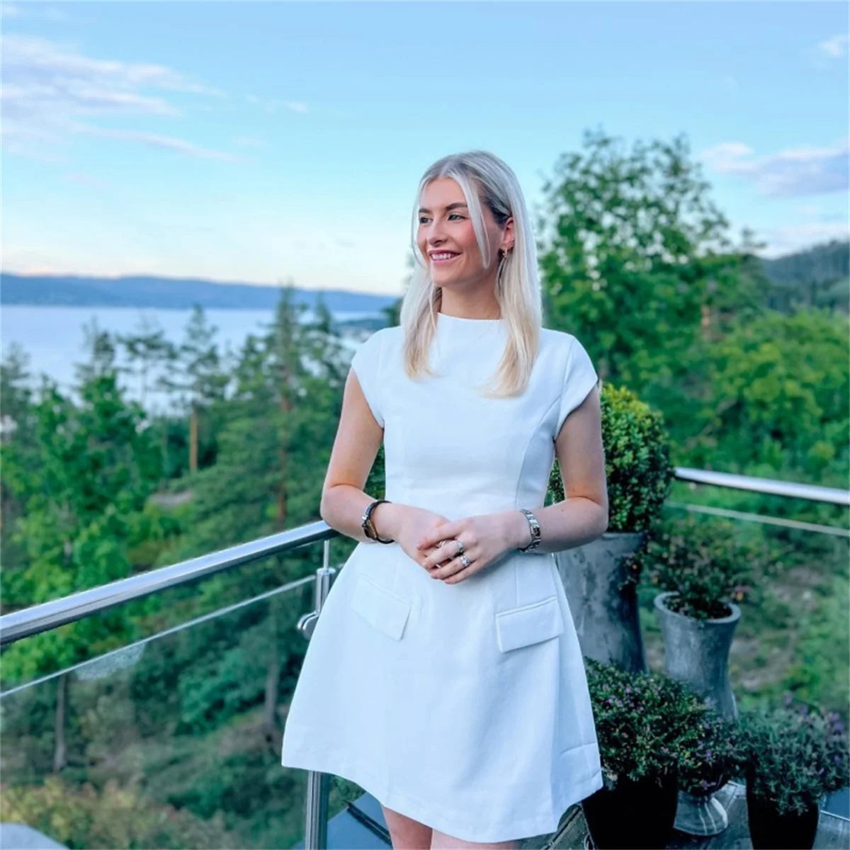 2025 Women‘s Sexy Slim Fit Hollow Mini Dress Spring New Y2K Sleeveless A- LINE Black Dress High Street Commute Elegant Dresses