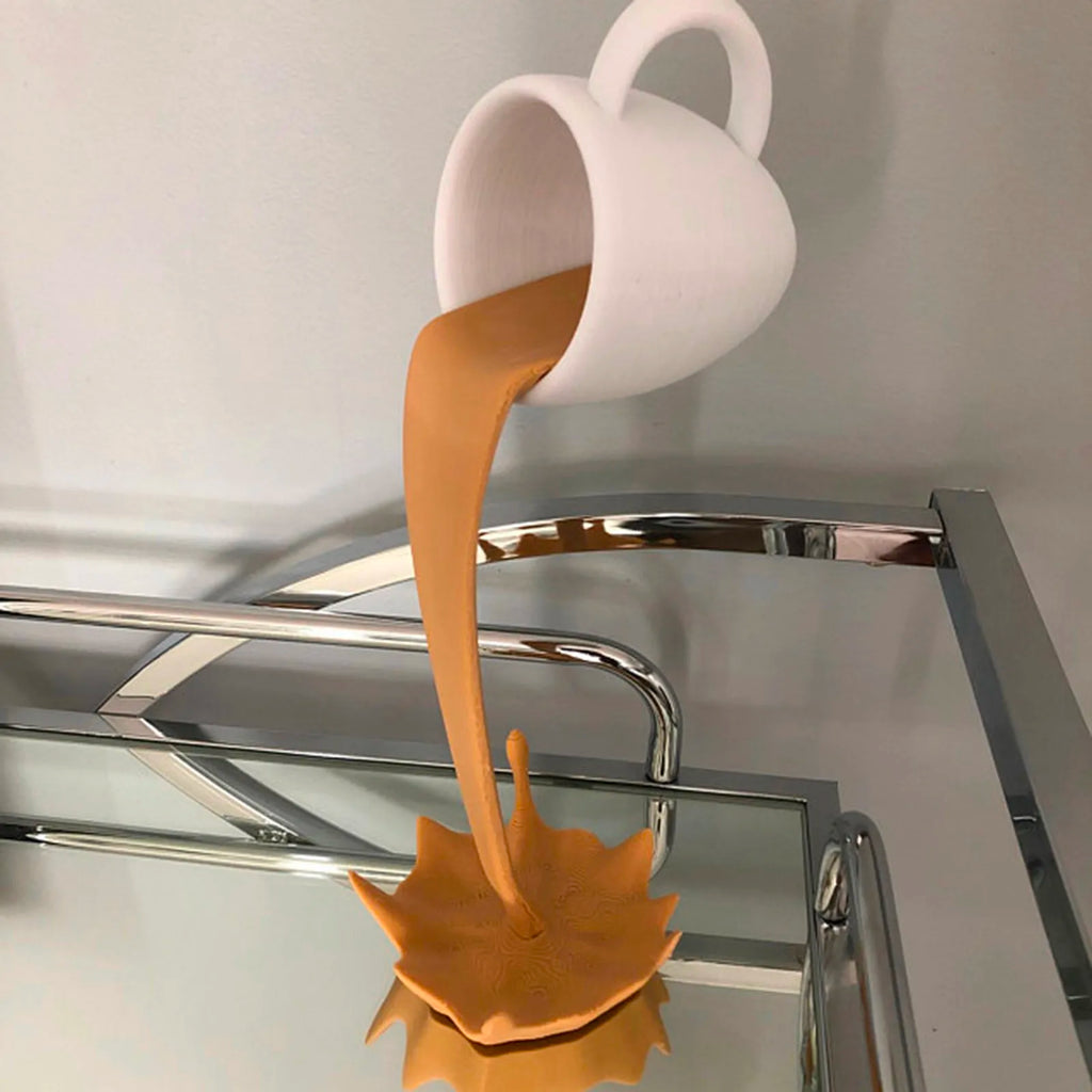 Kitchen Decoration Floating Spilling Coffee Cup Sculpture Spilling Magic Pouring Splash Creative Desktop Decor Home Decoration