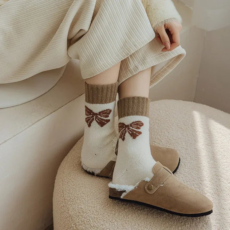 4 Pairs of Cashmere Socks for Women Autumn and Winter Plus Velvet Thickened Mid-tube Socks Warm Long Socks