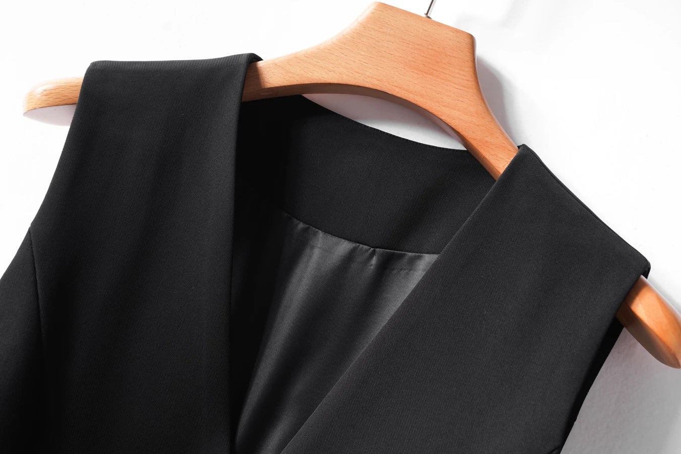 Black V-neck short double-breasted vest women's jacket spring and autumn workplace Slim and thin