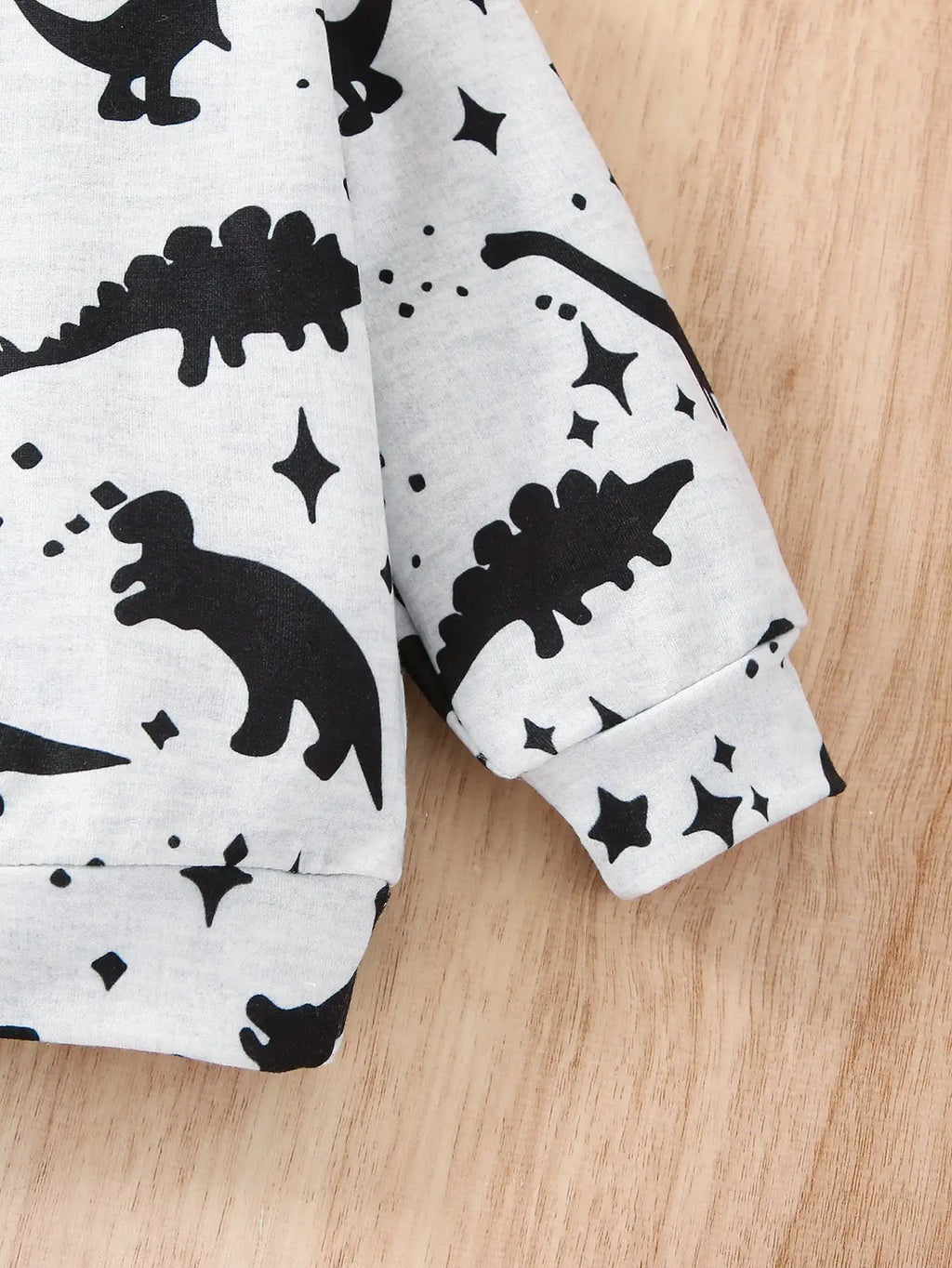 Spring And Autumn Boys' Sports Comfortable And Soft Two-Piece Set With Dinosaur Print Long-Sleeved Shirt And Black Long Pants