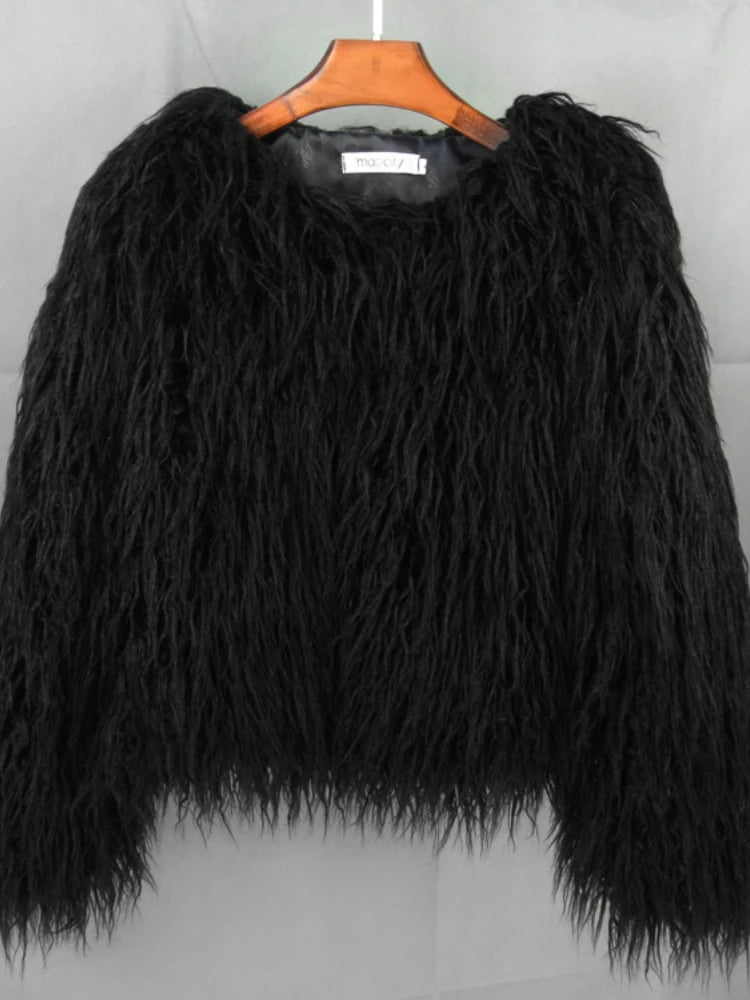 Faux Fur Plush Coat – Soft Shaggy Statement Jacket