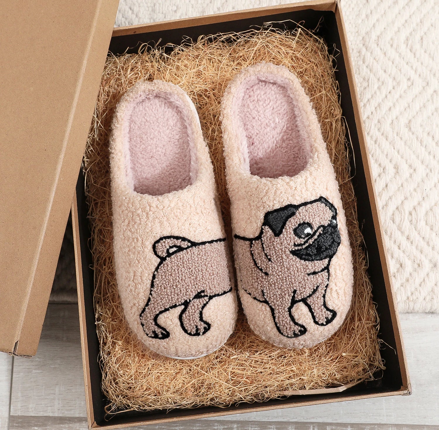 Pet Pattern Pug Pug Pug Embroidered Plush Home Thick-Soled Comfortable Woolen Cotton Slippers Cute Warm Non-Slip Indoor Slippers Pet Mom Gifts for Men and Women Can Wear