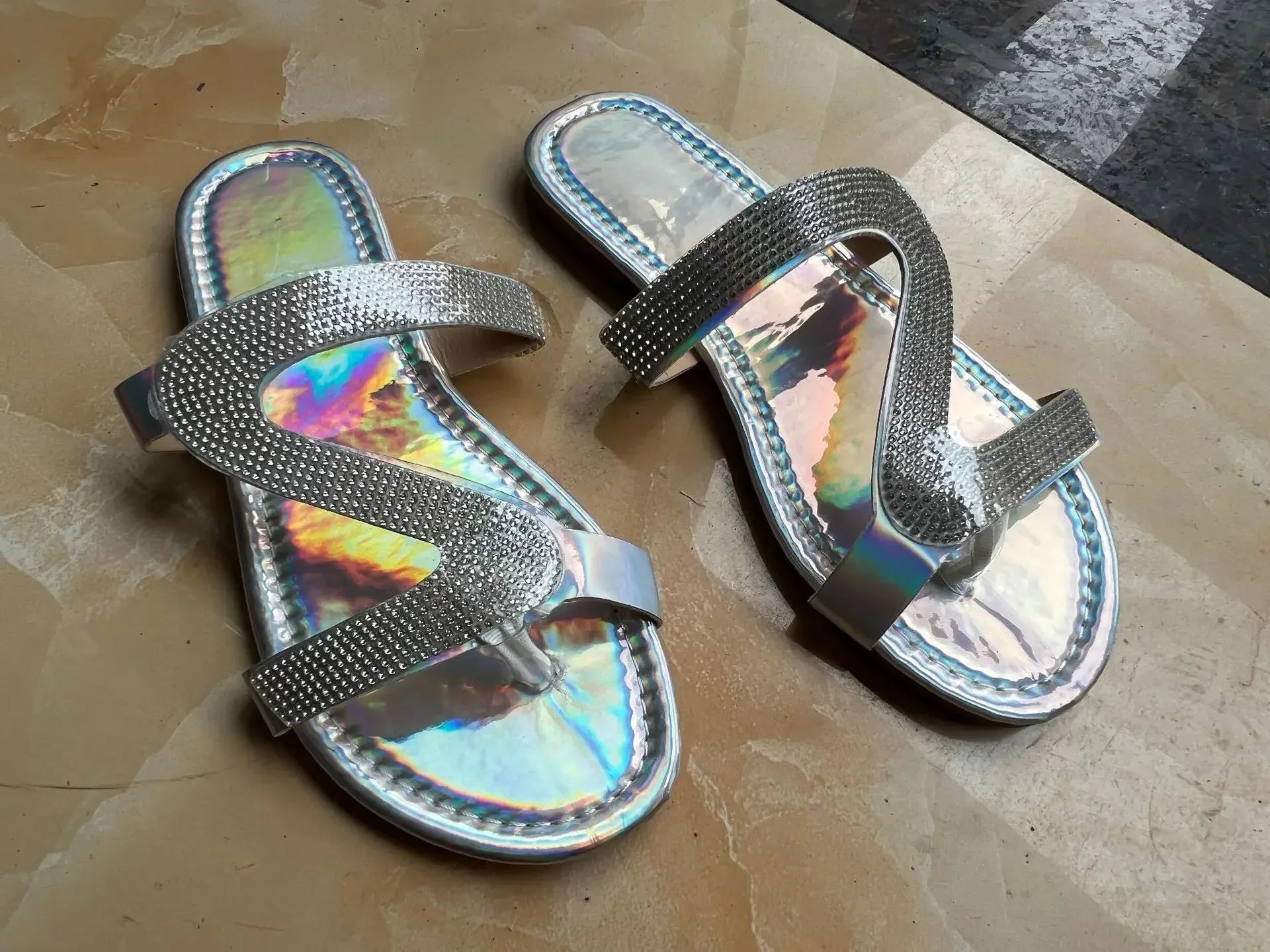 Sexy Women Sandals Summer Beach Shallow Mouth Rhinestones Ladies Fashion Show Comfortable Light Shoes Sandalias Femininas