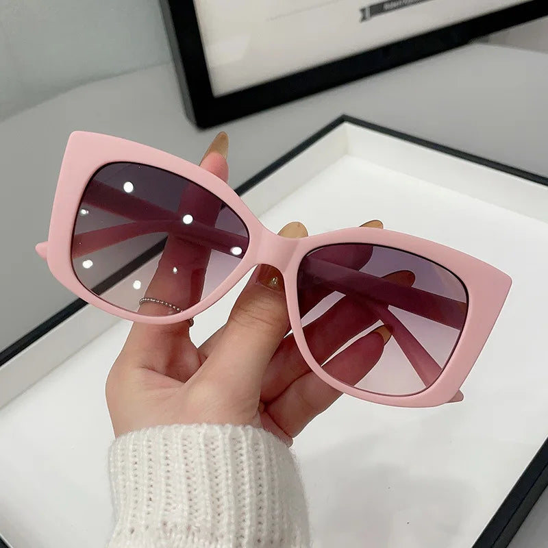 New Fashion Cat Eye Sunglasses Female Luxury Brand Designer Sun Glasses for Women Travelling Sun Shades Glasses High Definition